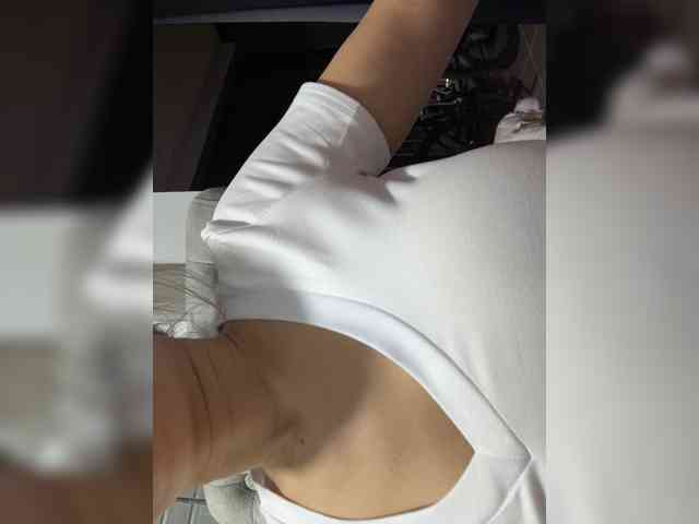 LucyRouse webcam