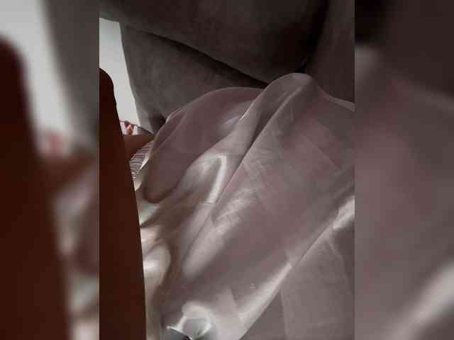 LucyRouse webcam