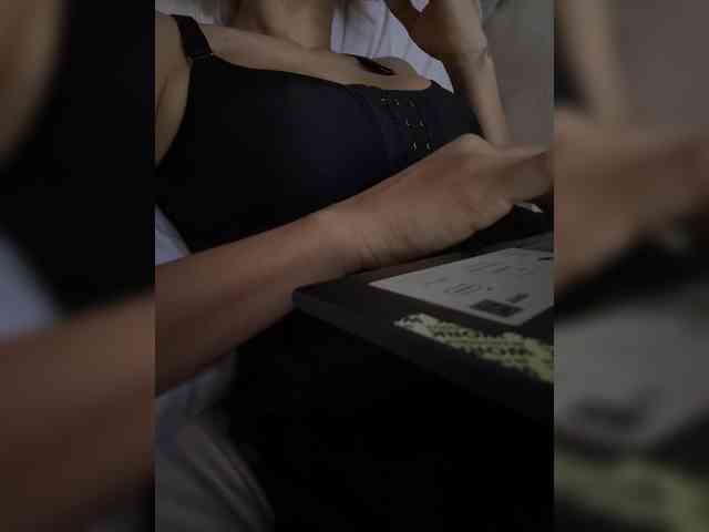 LucyRouse webcam
