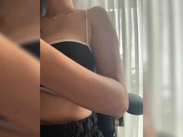 LucyRouse webcam