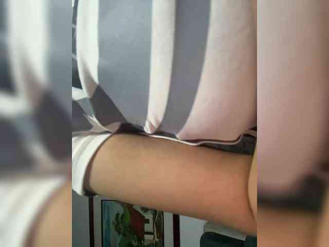 LucyRouse webcam