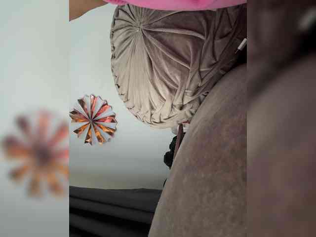 LucyRouse webcam