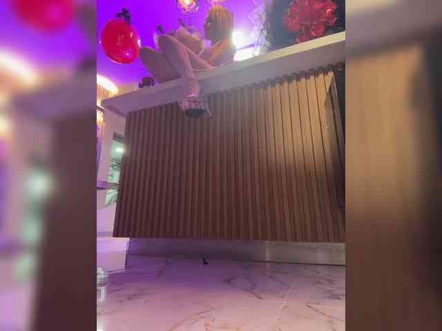 LucyRouse webcam