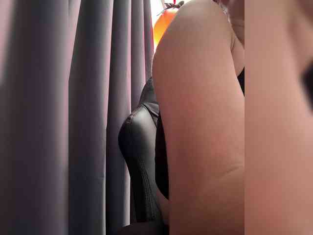 LucyRouse webcam