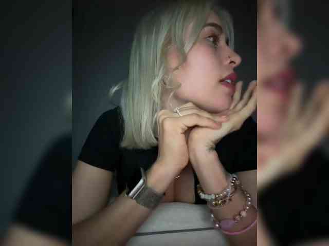 LucyRouse webcam