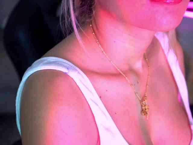 LucyRouse webcam