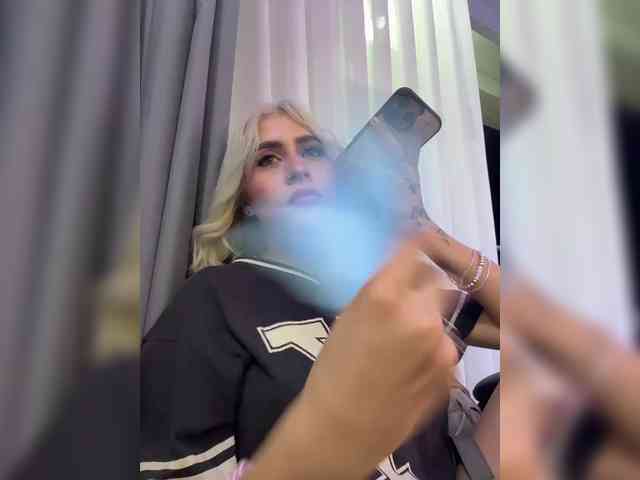LucyRouse webcam