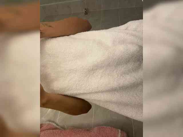 LucyRouse webcam