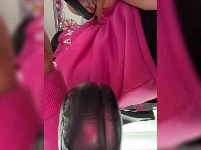 LucyRouse webcam