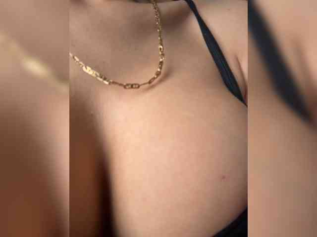 LucyRouse webcam