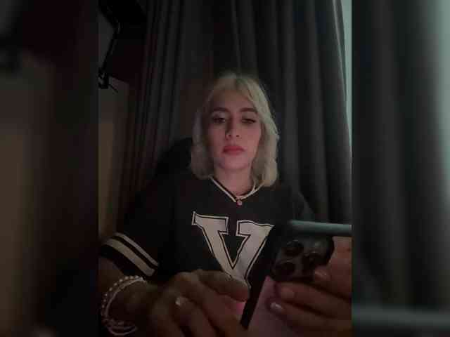 LucyRouse webcam