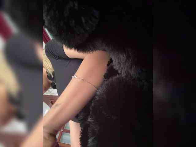 LucyRouse webcam