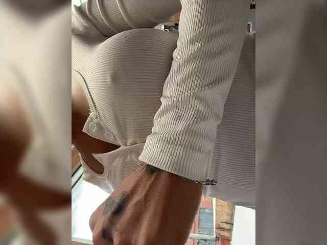 LucyRouse webcam