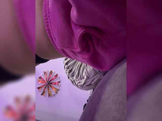 LucyRouse webcam