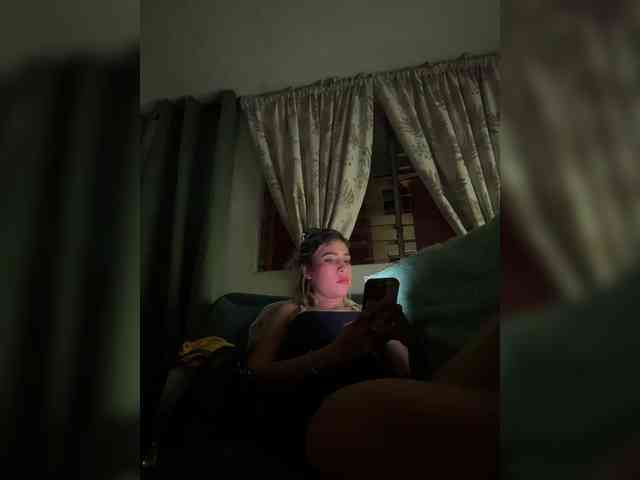 LucyRouse webcam