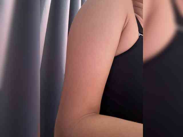 LucyRouse webcam