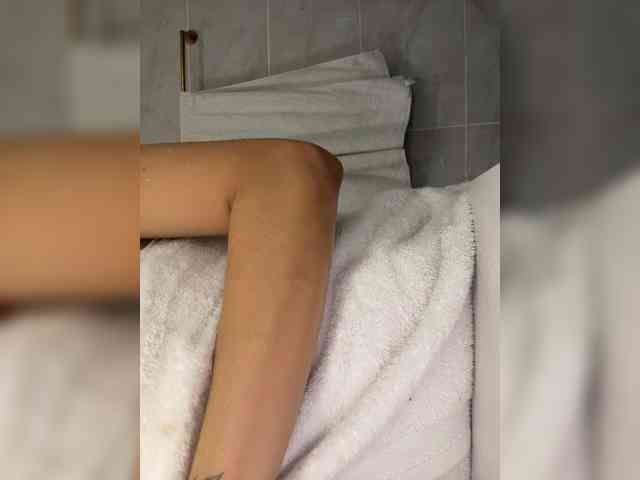 LucyRouse webcam
