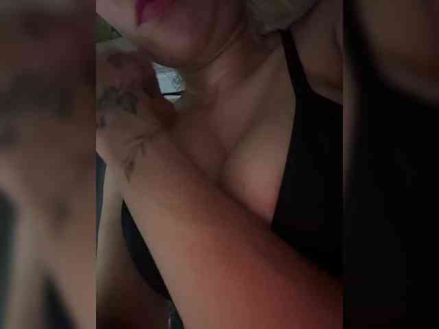 LucyRouse webcam