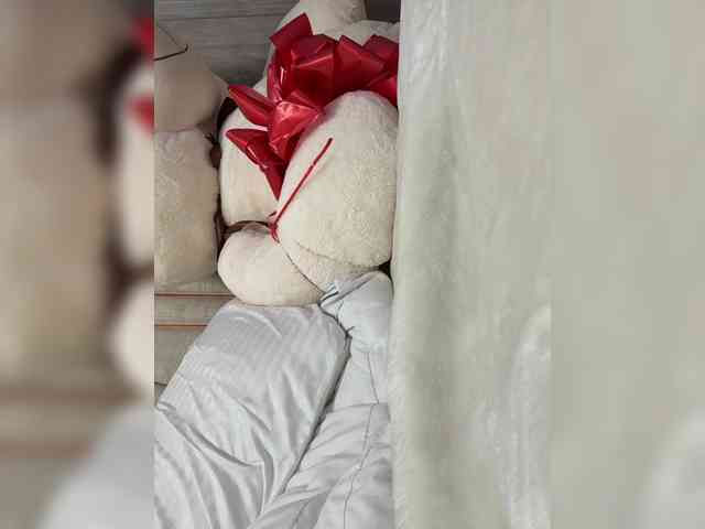 LucyRouse webcam