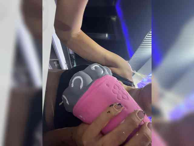 LucyRouse webcam