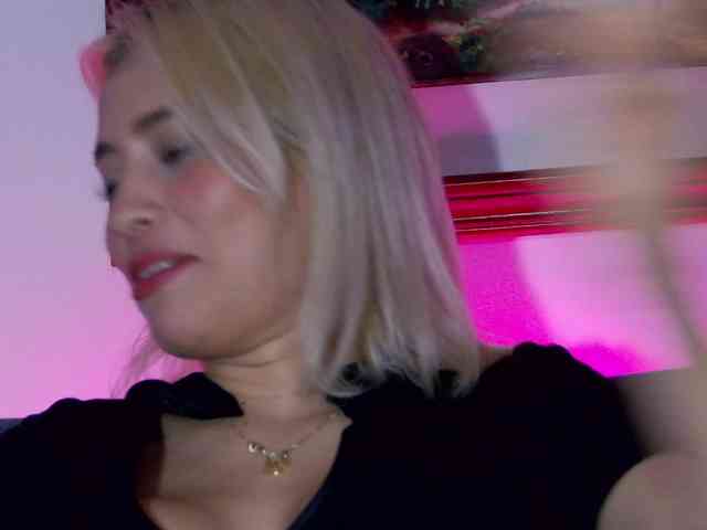 LucyRouse webcam