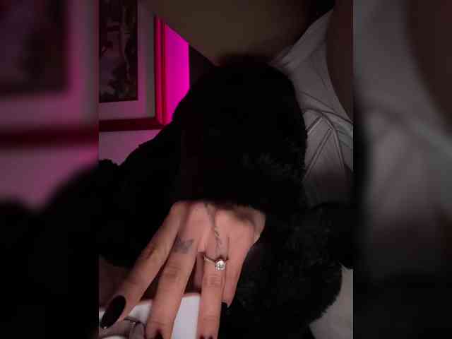 LucyRouse webcam