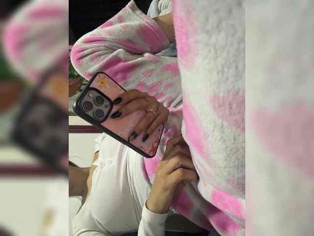 LucyRouse webcam