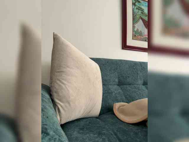 LucyRouse webcam