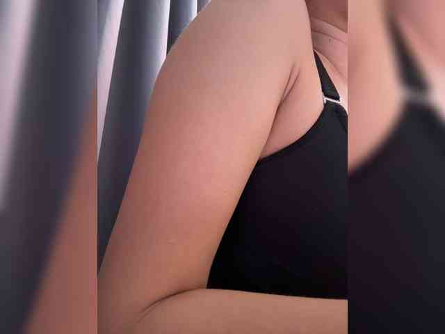 LucyRouse webcam