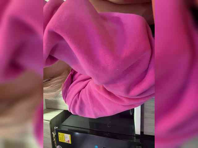 LucyRouse webcam
