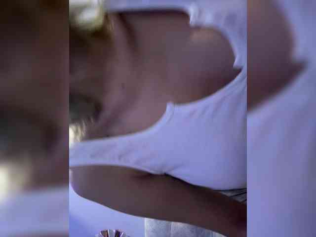 LucyRouse webcam