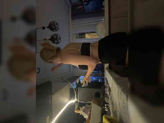 LucyRouse webcam