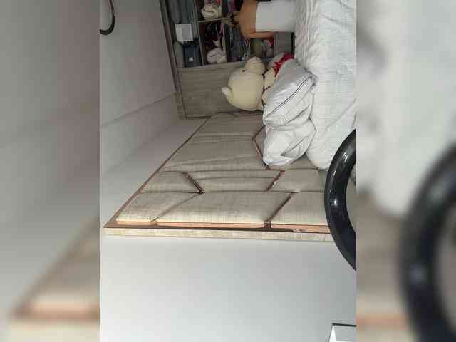 LucyRouse webcam