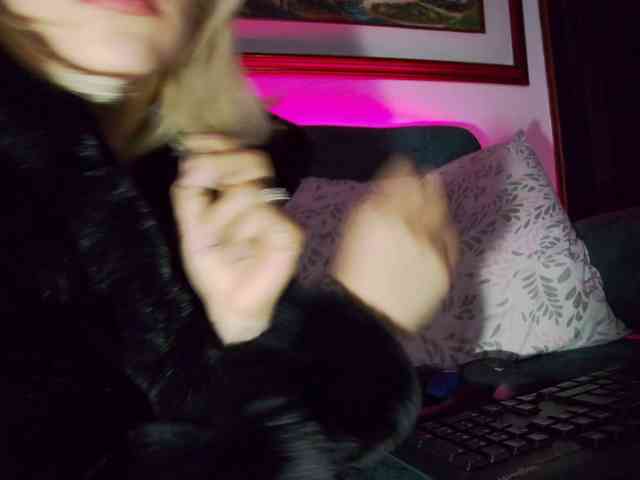 LucyRouse webcam