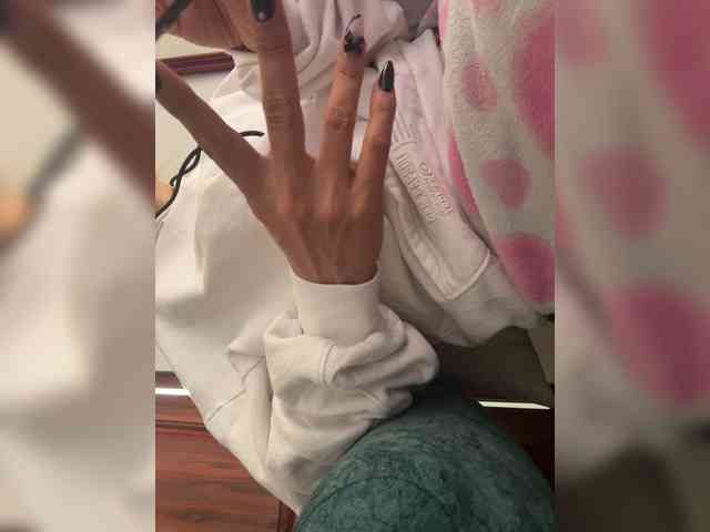 LucyRouse webcam