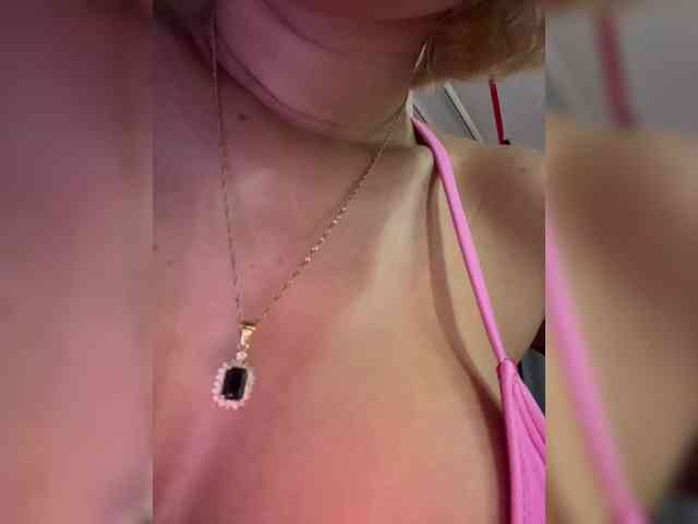 LucyRouse webcam