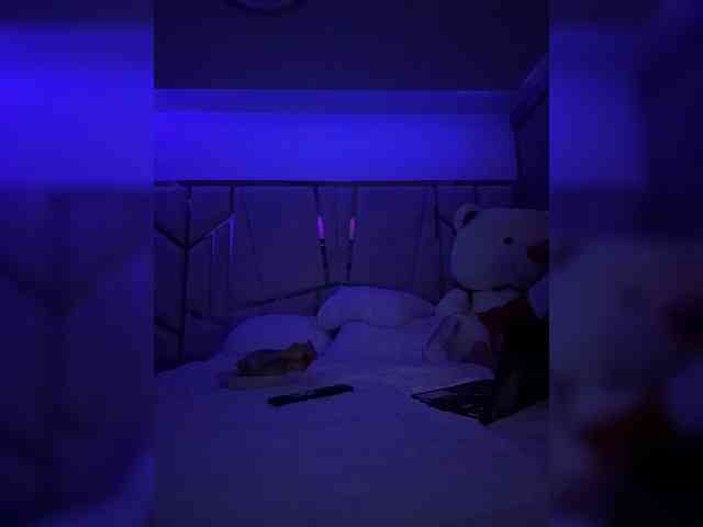 LucyRouse webcam