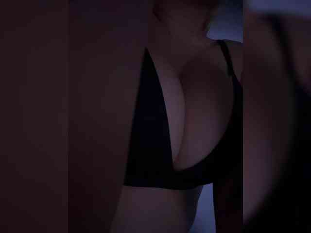LucyRouse webcam