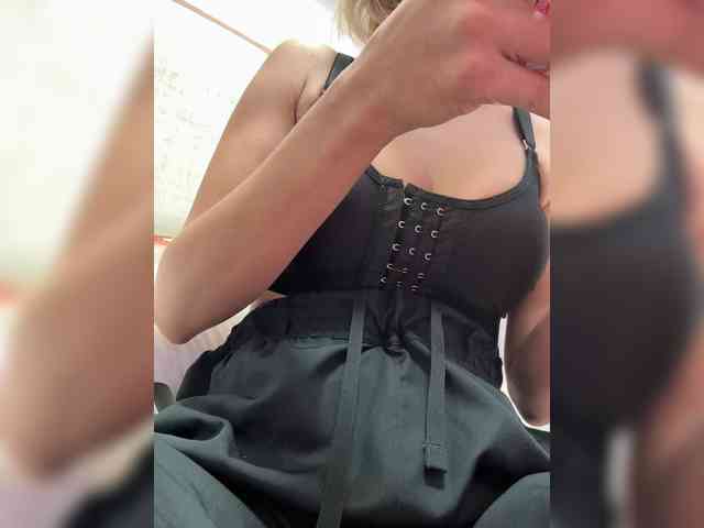 LucyRouse webcam