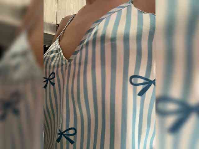 LucyRouse webcam