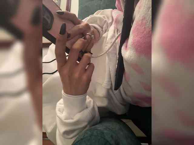 LucyRouse webcam