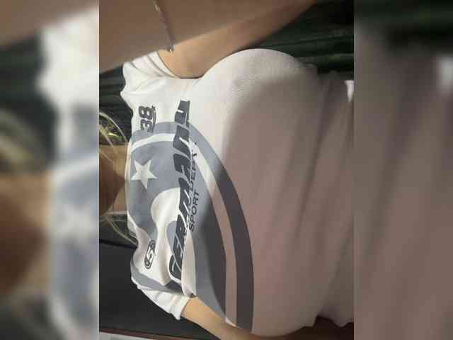 LucyRouse webcam