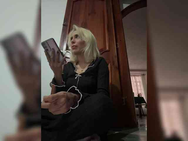 lucygirl- lucygirl-