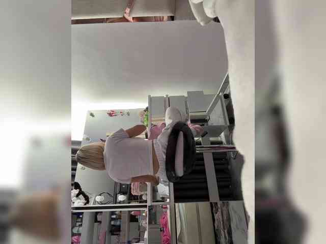 LucyRouse webcam