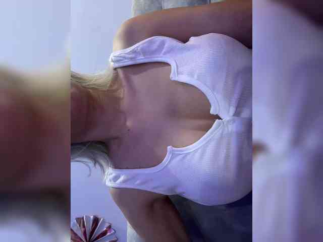 LucyRouse webcam