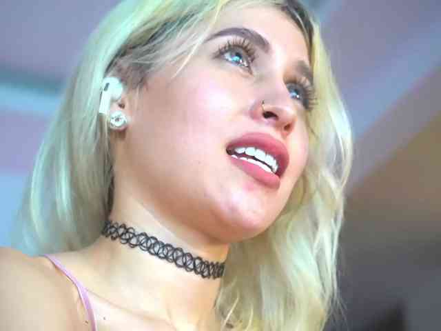 LucyRouse webcam