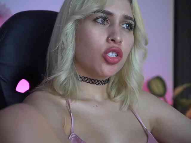 LucyRouse webcam