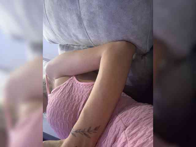 LucyRouse webcam