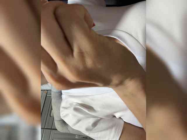 LucyRouse webcam