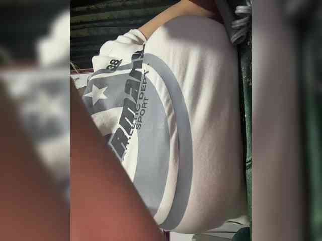 LucyRouse webcam